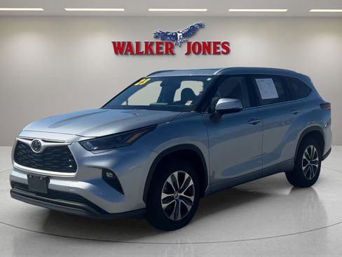 Used 2023 Toyota Highlander L image 7