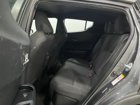 Used 2018 Toyota C-HR XLE image 28