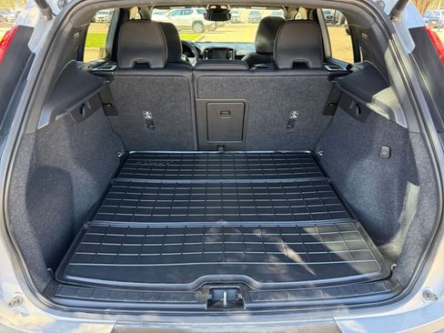 Used 2023 Volvo XC40 Recharge Plus image 38