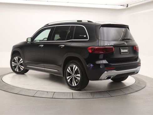 New 2026 Mercedes-Benz GLB 250 image 2