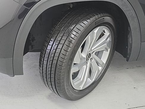 Certified 2023 Volkswagen Atlas SE image 33