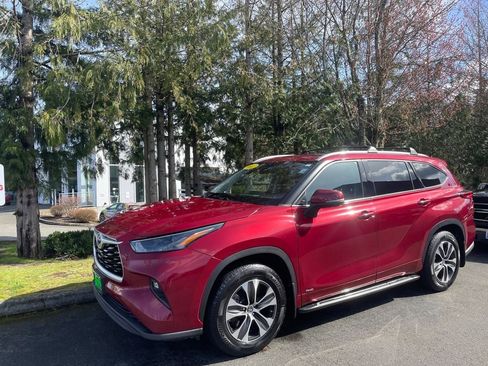 Used 2022 Toyota Highlander XLE image 10