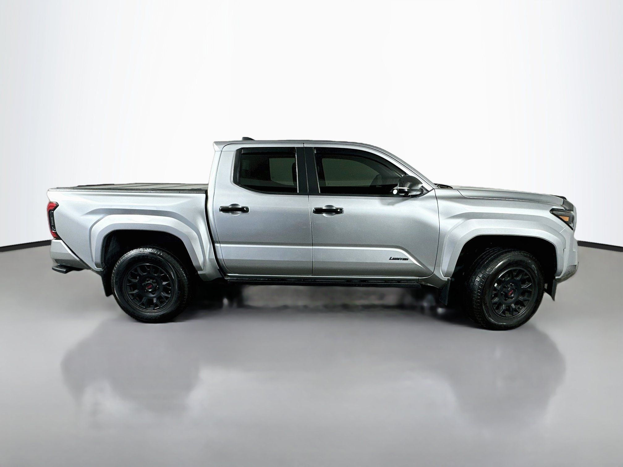 Used 2024 Toyota Tacoma Limited w/ Limited Package (LT) AWD/4WD image 8