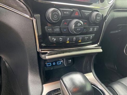 Used 2021 Jeep Grand Cherokee High Altitude AWD/4WD image 26