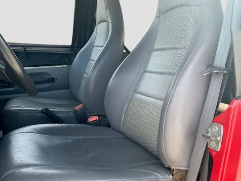 Used 1997 Jeep Wrangler SE image 18