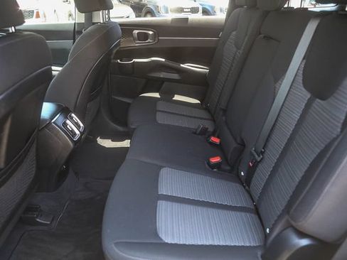 Certified 2025 Kia Sorento LX FWD image 19