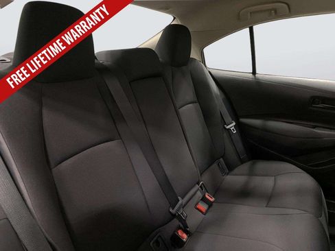 Used 2025 Toyota Corolla LE FWD image 31