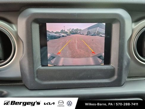 Used 2020 Jeep Gladiator Sport w/ Quick Order Package 24S AWD/4WD image 18