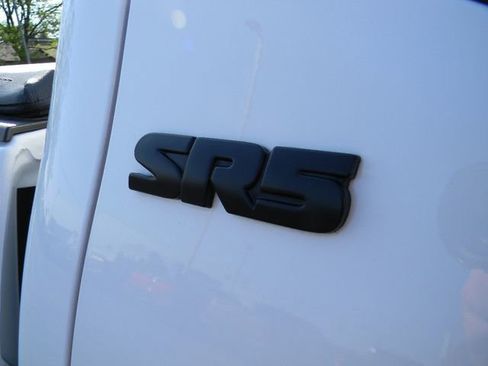 Used 2023 Toyota Tacoma SR5 w/ Black Out Package (TMS) AWD/4WD image 11