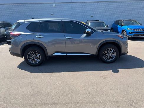 Used 2024 Nissan Rogue S AWD/4WD image 4