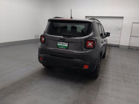 Used 2018 Jeep Renegade Altitude FWD image 7
