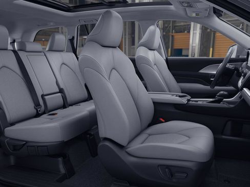 New 2026 Toyota Grand Highlander FWD image 20
