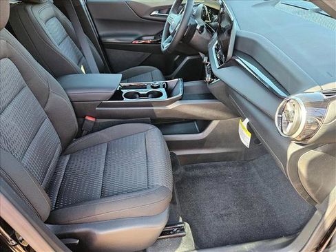 New 2026 Chevrolet Equinox LT w/ Safety and Technology Package FWD image 16