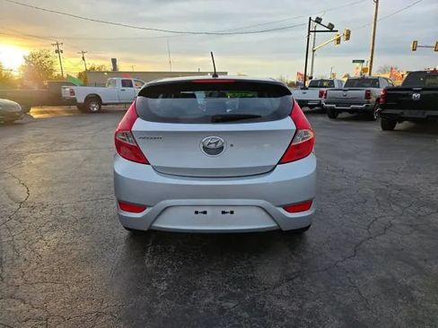 Used 2014 Hyundai Accent SE w/ Option Group 3 FWD image 20