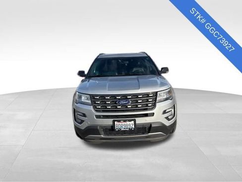 Used 2016 Ford Explorer XLT w/ Equipment Group 202A image 2