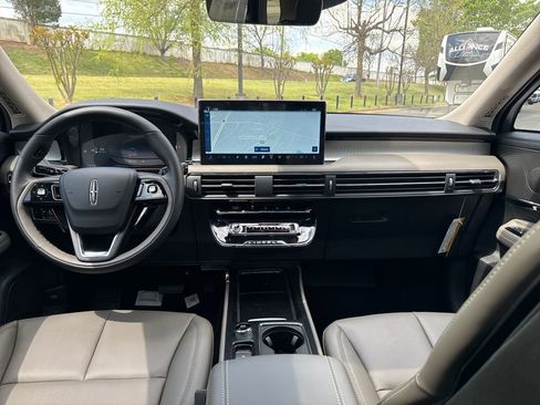 New 2026 Lincoln Corsair Premiere image 12