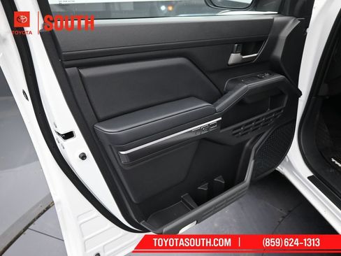 Used 2024 Toyota Tacoma TRD Off-Road w/ TRD Off Road Upgrade Package AWD/4WD image 28