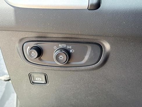 Used 2021 GMC Terrain SLE FWD image 25