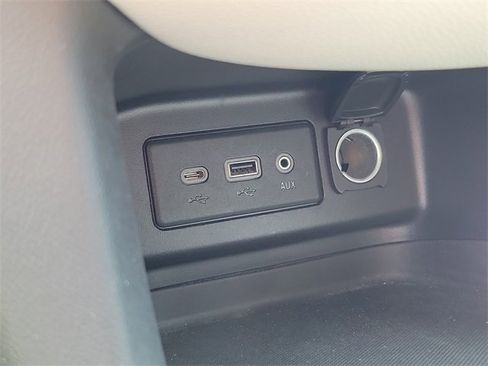 Used 2019 Chevrolet Equinox LS w/ LS Convenience Package image 25