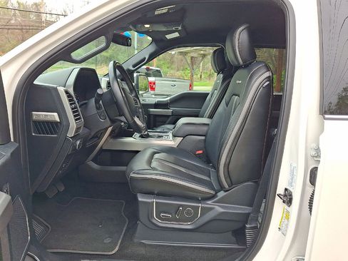 Used 2018 Ford F150 Platinum w/ Equipment Group 701A Luxury AWD/4WD image 11