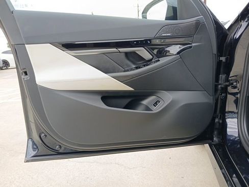 New 2026 BMW 530i RWD image 20