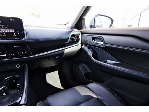 Used 2022 Nissan Rogue SL w/ SL Premium Package image 12