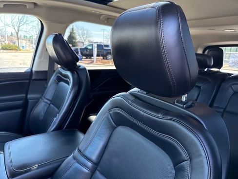Used 2020 Lincoln Aviator Reserve w/ Equipment Group 201A AWD/4WD image 13