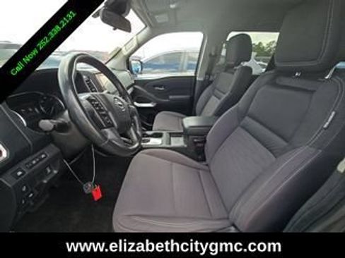 Used 2022 Nissan Frontier SV AWD/4WD image 4