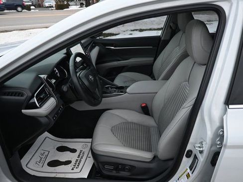 Used 2022 Toyota Camry SE w/ Cold Weather Package image 26