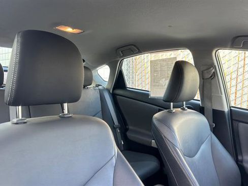 Used 2014 Toyota Prius Four image 17