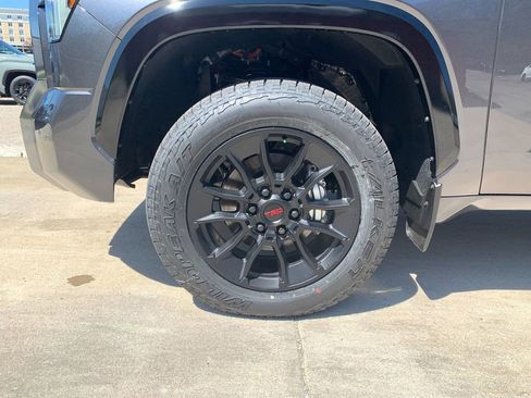 New 2026 Toyota Tundra Limited AWD/4WD image 32