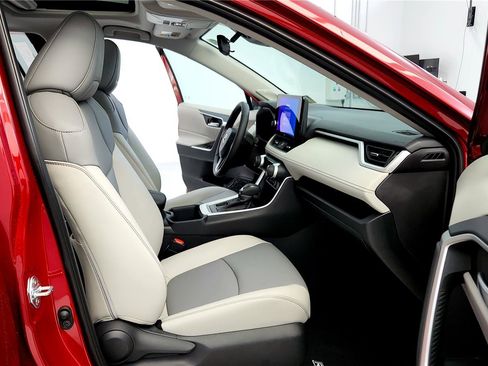 Certified 2025 Toyota RAV4 XLE Premium image 26