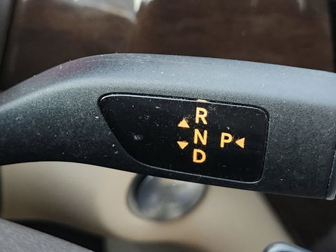 Used 2016 Mercedes-Benz GLE 350 4MATIC w/ Premium Package image 34