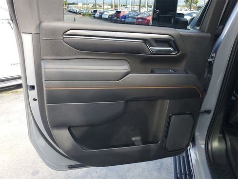 Used 2025 GMC Sierra 2500 AT4 image 15