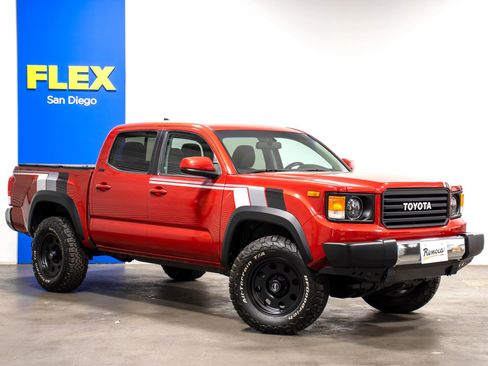 Used 2017 Toyota Tacoma SR5 RWD image 7