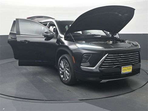 Used 2025 Buick Enclave Preferred image 36