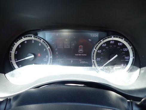 Used 2022 Toyota Highlander XLE AWD/4WD image 29