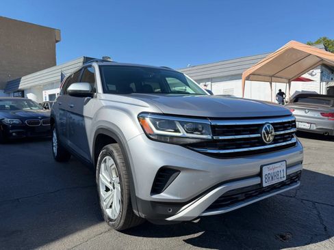 Used 2021 Volkswagen Atlas SE w/ Panoramic Sunroof Package FWD image 9