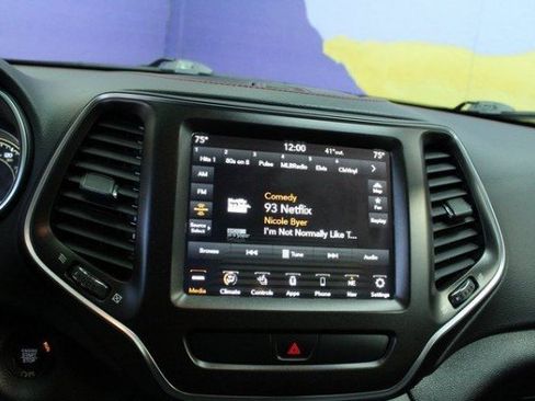 Used 2022 Jeep Cherokee Trailhawk w/ Trailer Tow Group image 18