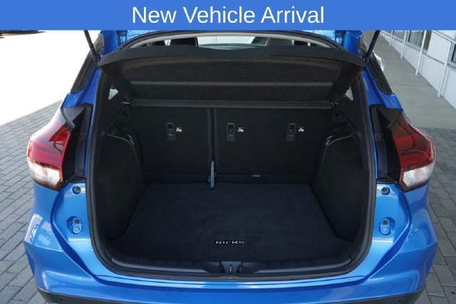 Used 2024 Nissan Kicks SR w/ SR Premium Package FWD image 8