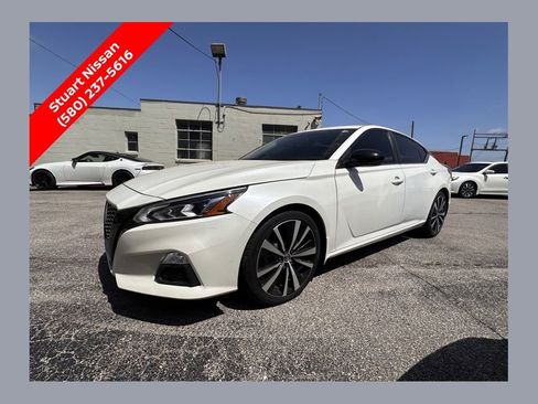 Used 2020 Nissan Altima 2.5 SR w/ Premium Package FWD image 1