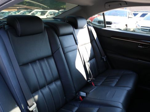 Used 2016 Lexus ES 350 w/ Luxury Package w/Wood Trim image 43