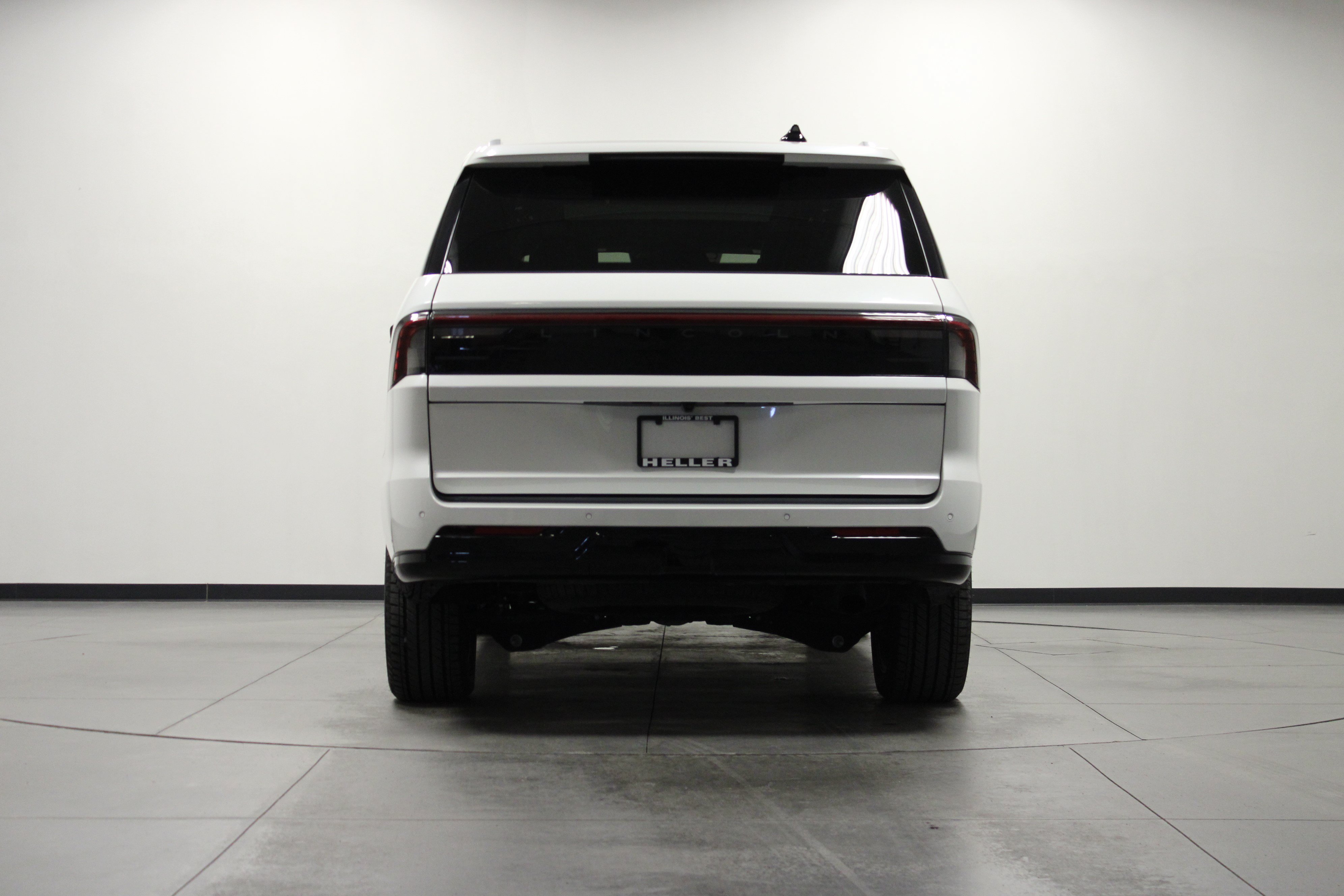 Used 2025 Lincoln Navigator Black Label AWD/4WD image 5