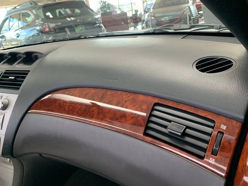 Used 2006 Toyota Solara SLE FWD image 17