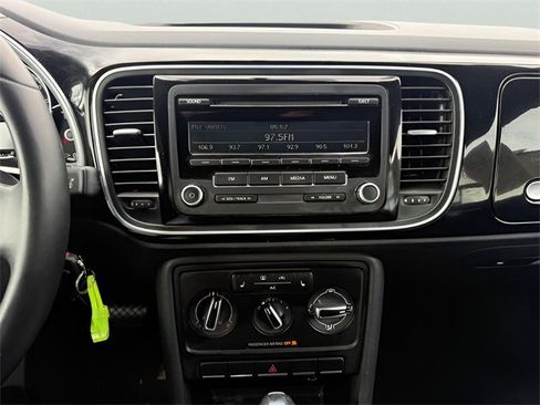 Used 2014 Volkswagen Beetle 1.8T image 20