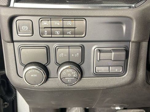 New 2025 Chevrolet Suburban RST w/ Advanced Technology Package image 30