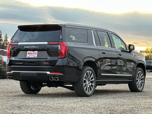 New 2026 GMC Yukon XL Denali w/ Sun & Power Step Package AWD/4WD image 4