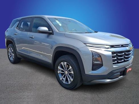 Used 2025 Chevrolet Equinox LT FWD image 3