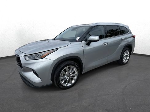 Used 2022 Toyota Highlander Limited image 7
