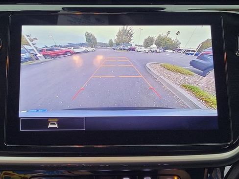 Used 2022 Chevrolet Bolt EUV LT w/ Convenience Package image 12